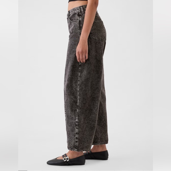 GAP Mid Rise Horseshoe Jeans - Picture 4 of 8